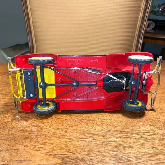 Solido Ford V8 Pick Up 1936 Dunlop Tyres Graphics Model Truck 1/19 Scale - Picture 8 of 9